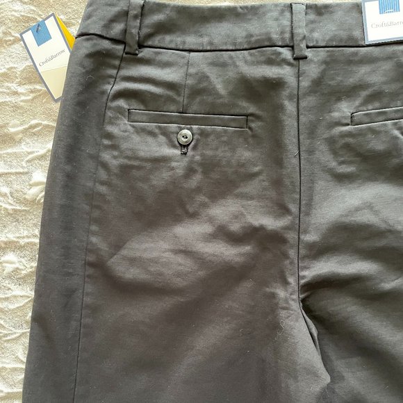 New! Ladie's Shorts - Picture 3 of 4